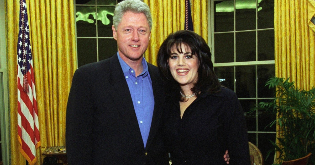 Mónica Lewinsky junto a Bill Clinton © Wikipedia
