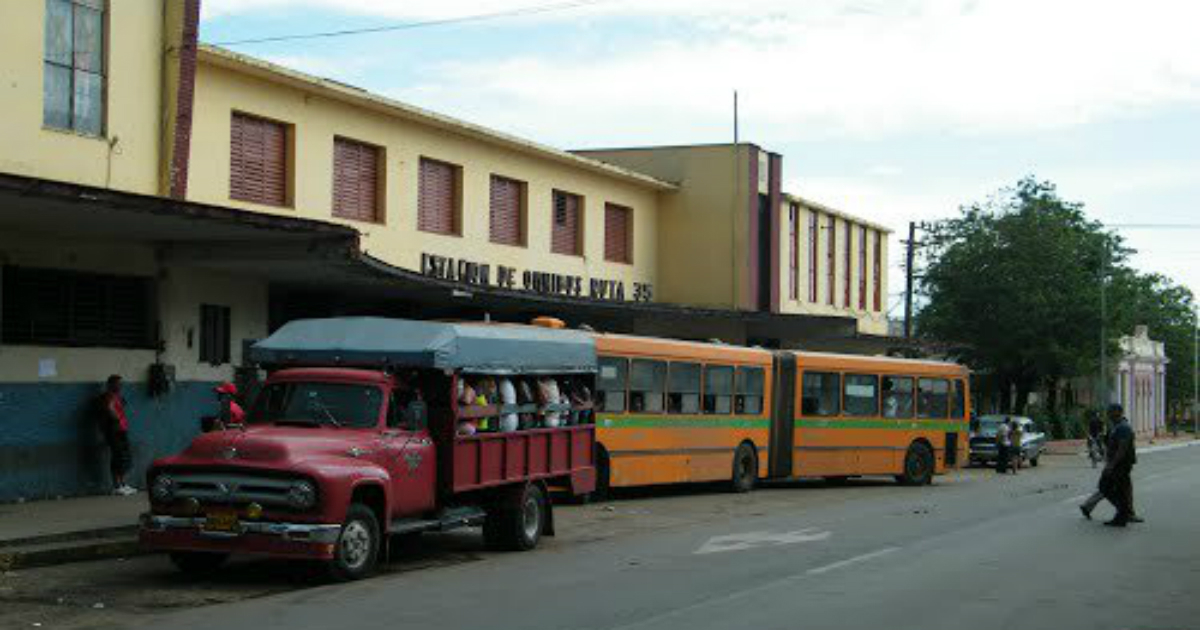 Terminal de ómnibus en Artemisa, Cuba. © ACN