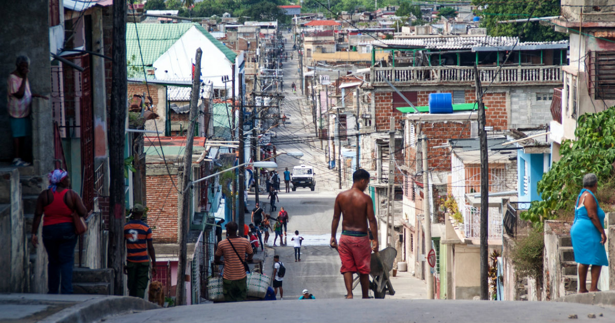 Calles empinadas de Santiago de Cuba © CiberCuba / José Roberto Loo Vázquez
