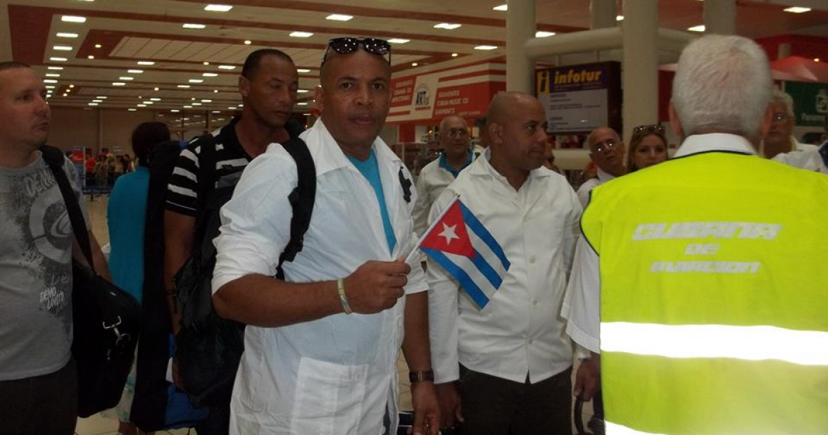 Médicos cubanos a su llegada a Brasil en una imagen de archivo © Facebook / Unidad Central de Cooperación Médica