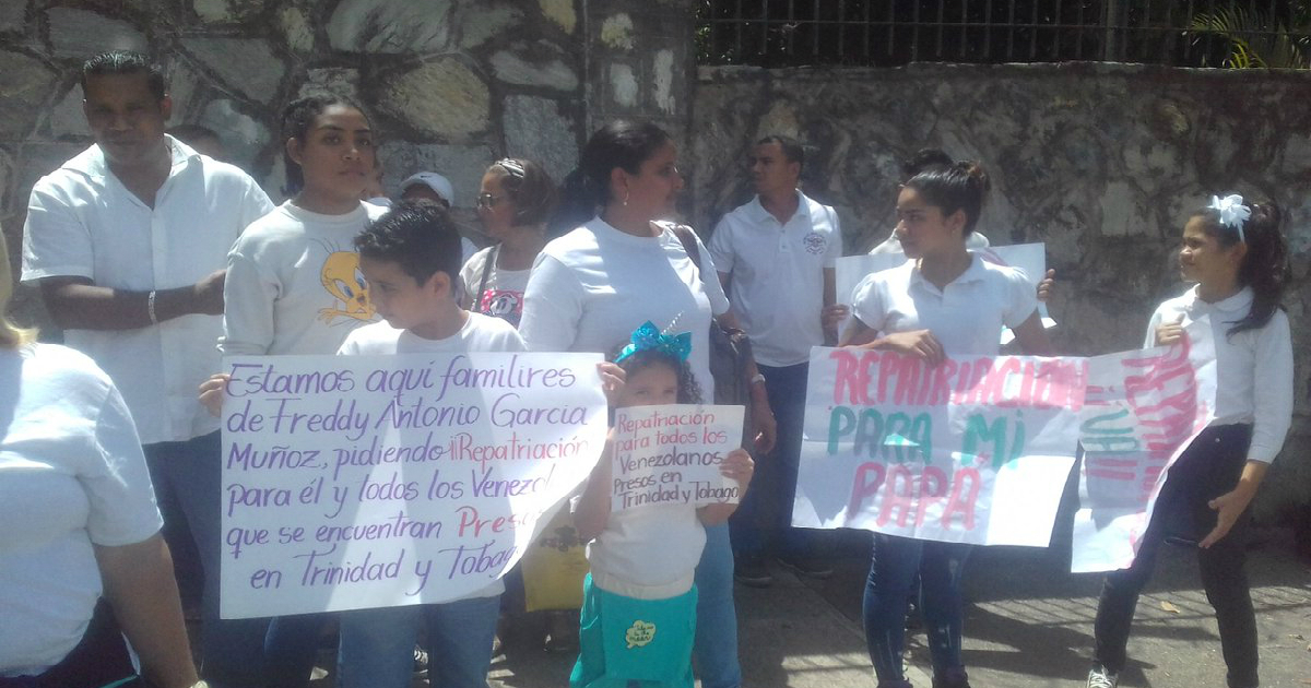 Familiares de venezolanos piden su liberación. © Twitter / Eyuz Marcano