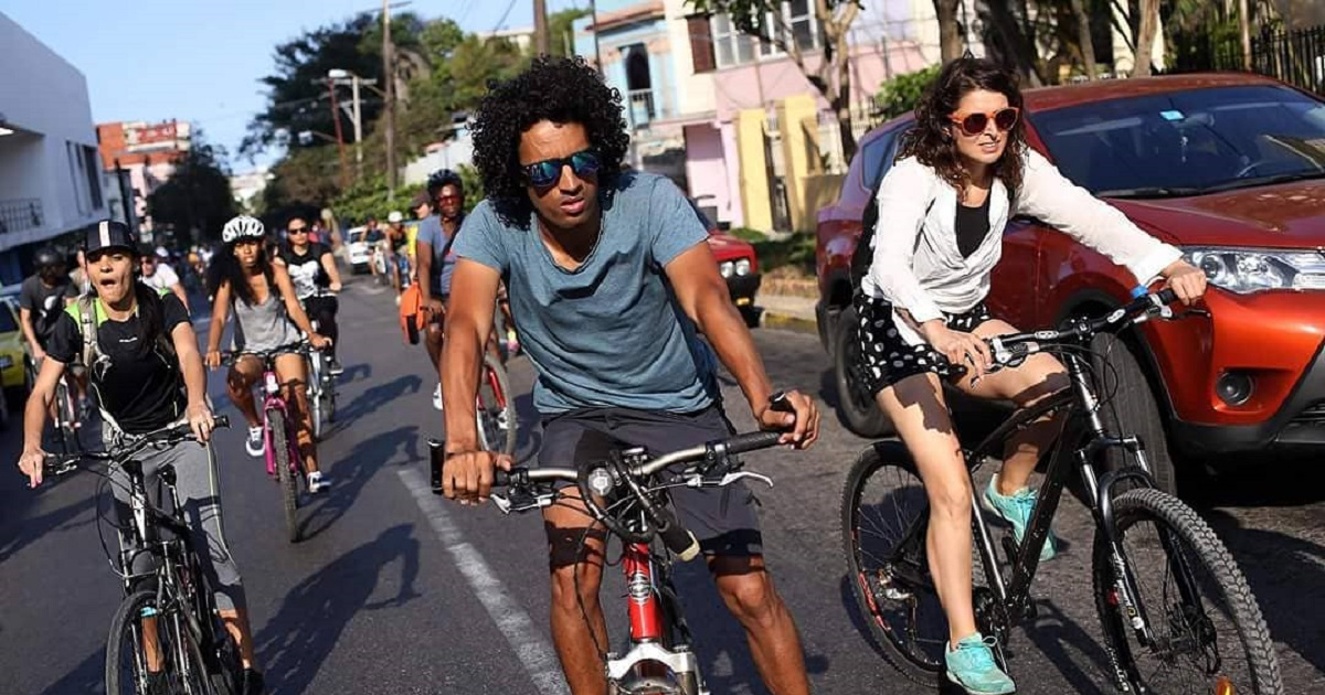 Bicicletas en la ciudad © Bicicletear La Habana/Facebook