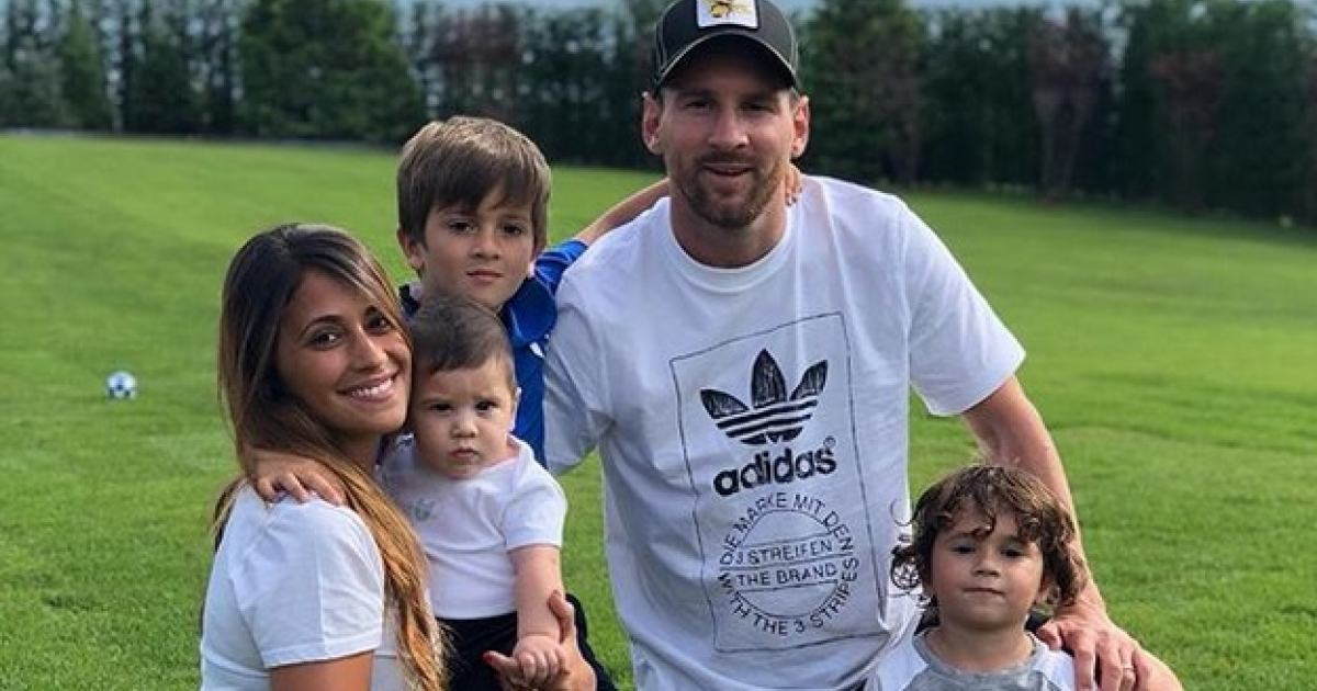 Messi junto a su esposa e hijos © Instagram / Lionel Messi