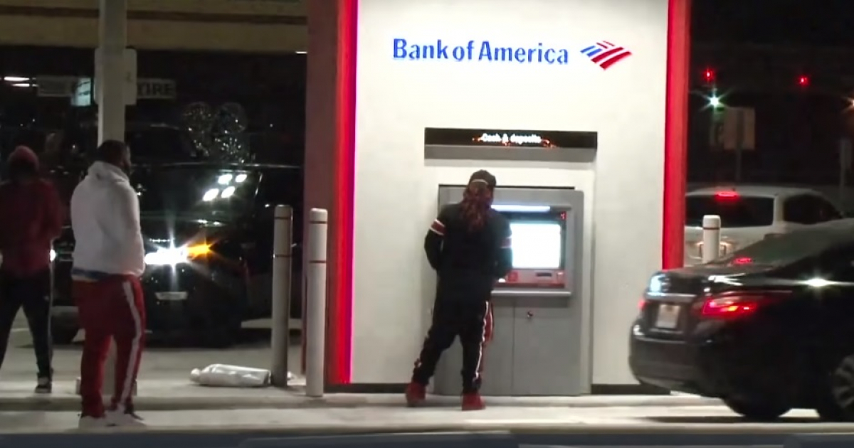 Cajero automático de Bank of America © YouTube / The Dallas Morning News