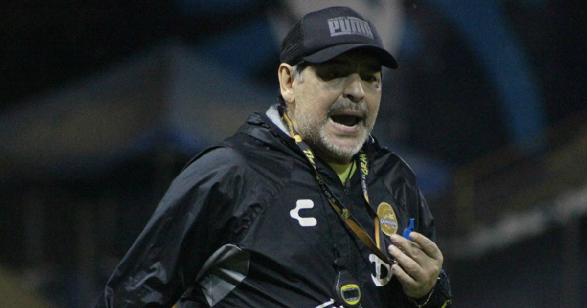 Maradona dirige un entrenamiento de los Dorados de Sinaloa © Facebook / Dorados de Sinaloa