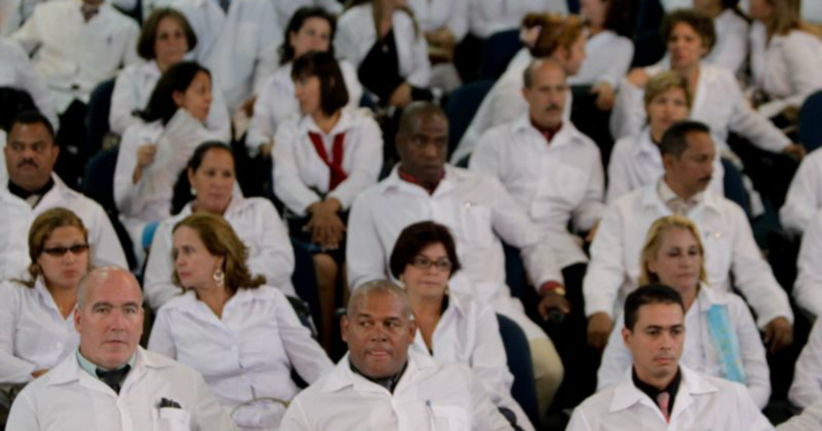Médicos cubanos © Cubadebate
