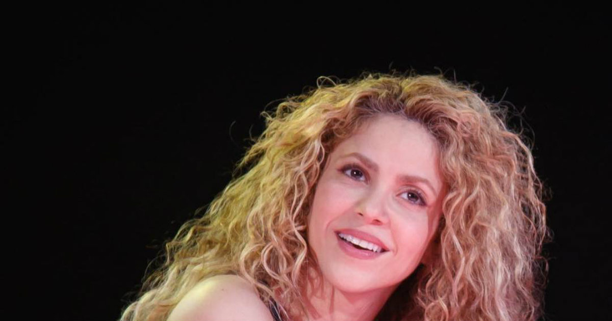 Shakira da lecciones sobre cómo llevar una minifalda © Instagram/ Shakira