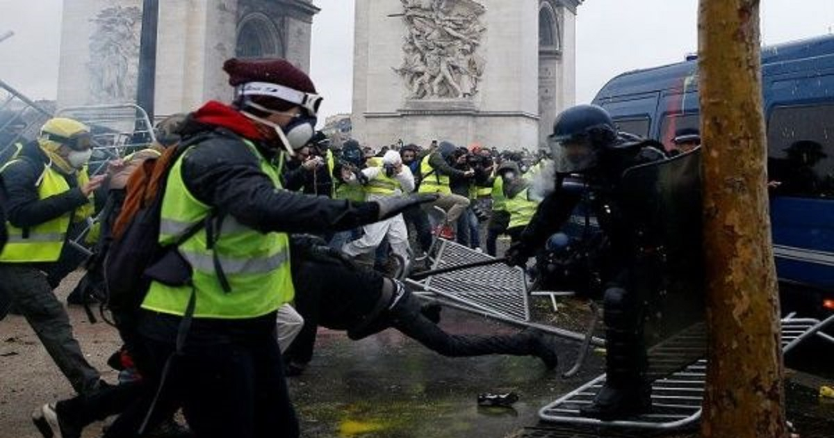 "Chalecos amarillos" de Francia © Telesur