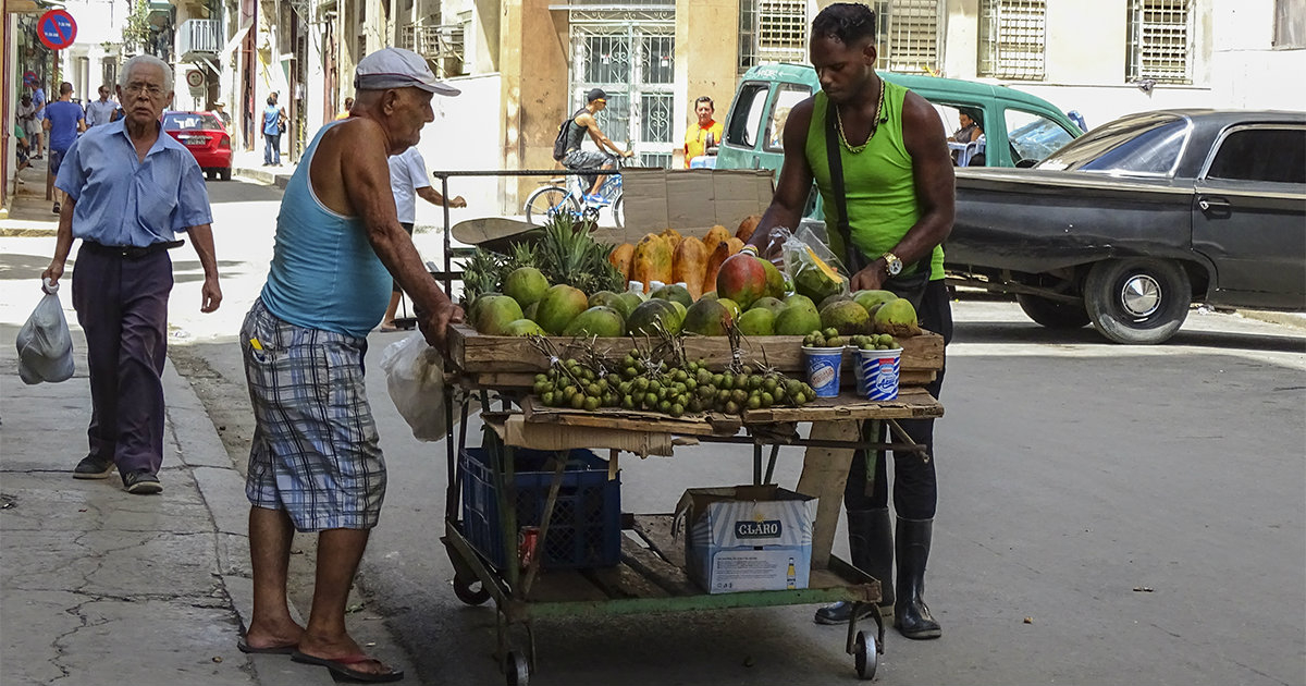 Carretillero en La Habana © CiberCuba