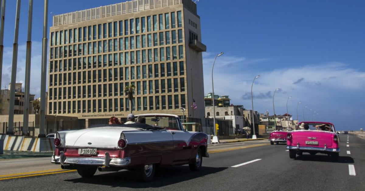 Embajada estadounidense en La Habana, vista desde el malecón © Cubasi.cu