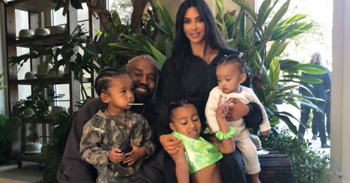 Kim Kardashian y Kanye West con sus hijos © Instagram / Kim Kardashian 