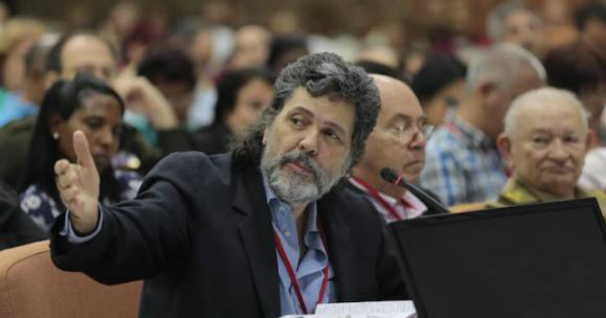 Abel Prieto habla en la Asamblea Nacional en una imagen de archivo © Cubadebate / Ismael Francisco