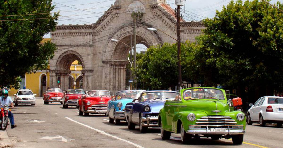 Autos clásicos en Cuba © CiberCuba