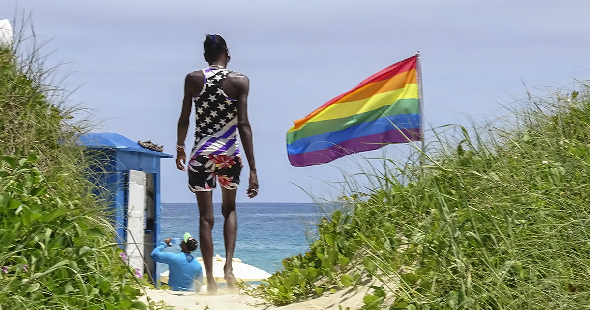 Bandera LGBT en Mi cayito © CiberCuba