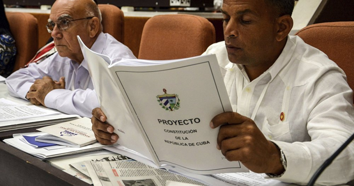 La Asamblea Nacional aprobó por unanimidad el proyecto de Constitución © Cubasí.cu