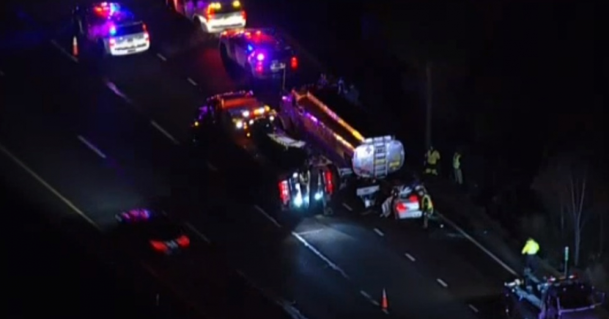 Policía y bomberos acordonan en Nueva Jersey la zona del accidente © Telemundo 47