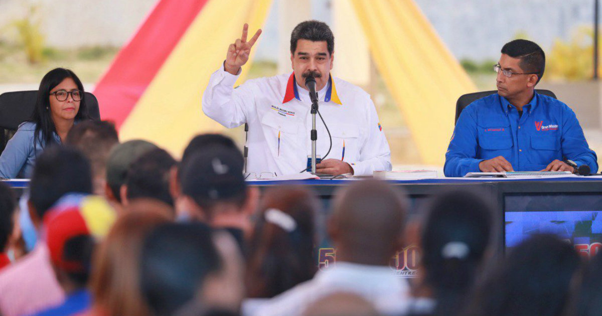 En el centro, Nicolás Maduro, en una foto de archivo. © Nicolás Maduro / Twitter
