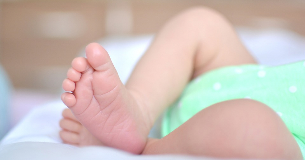 Bebé recién nacido en una imagen de archivo © Pixabay