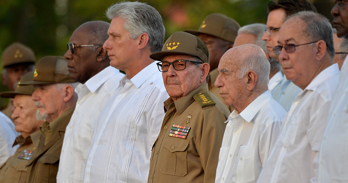 Diaz-Canel, Raúl Castro y Machado Ventura © Yamil Lage / Reuters