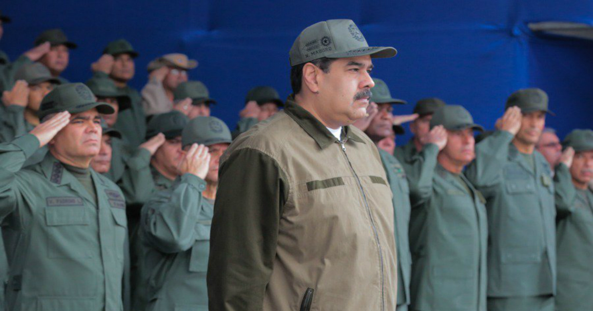Nicolás Maduro, junto a militares venezolanos. © Twitter / Nicolás Maduro