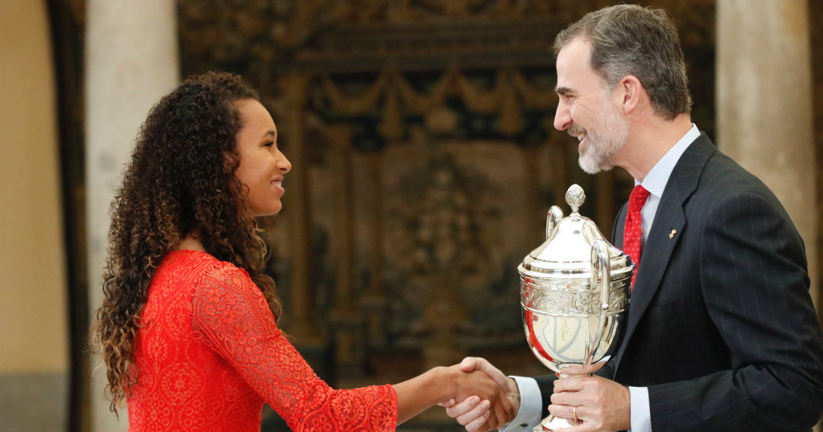 El Rey de España entrega el Premio Nacional del Deporte a María Vicente. © Casa Real.