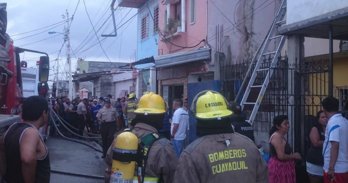 Incendio de una clínica de desintoxicación en Guayaquil, Ecuador. © Bomberos Guayaquil / Twitter
