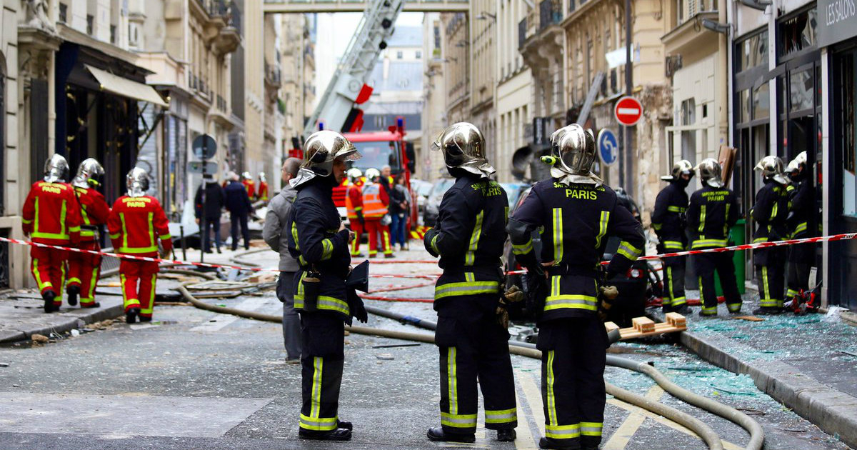 Bomberos tras la explosión en París. © Pompiers de Paris / Twitter
