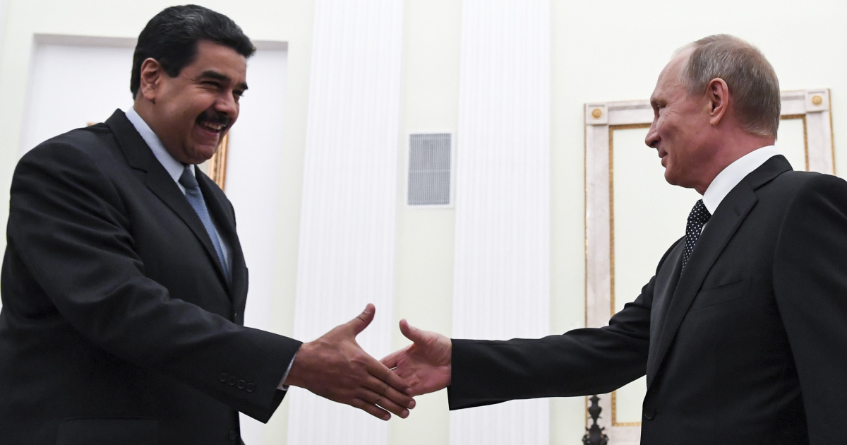 Nicolas Maduro y Vladimir Putin en el Kremlin © REUTERS/Yuri Kadobnov