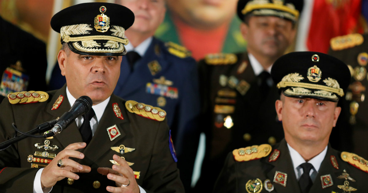 El general Vladimir Padrino habla en una rueda de prensa © Reuters / Manaure Quintero