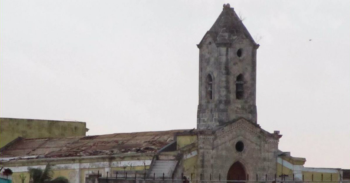 La Iglesia Jesús del Monte se quedó sin su cruz a causa del tornado © CiberCuba