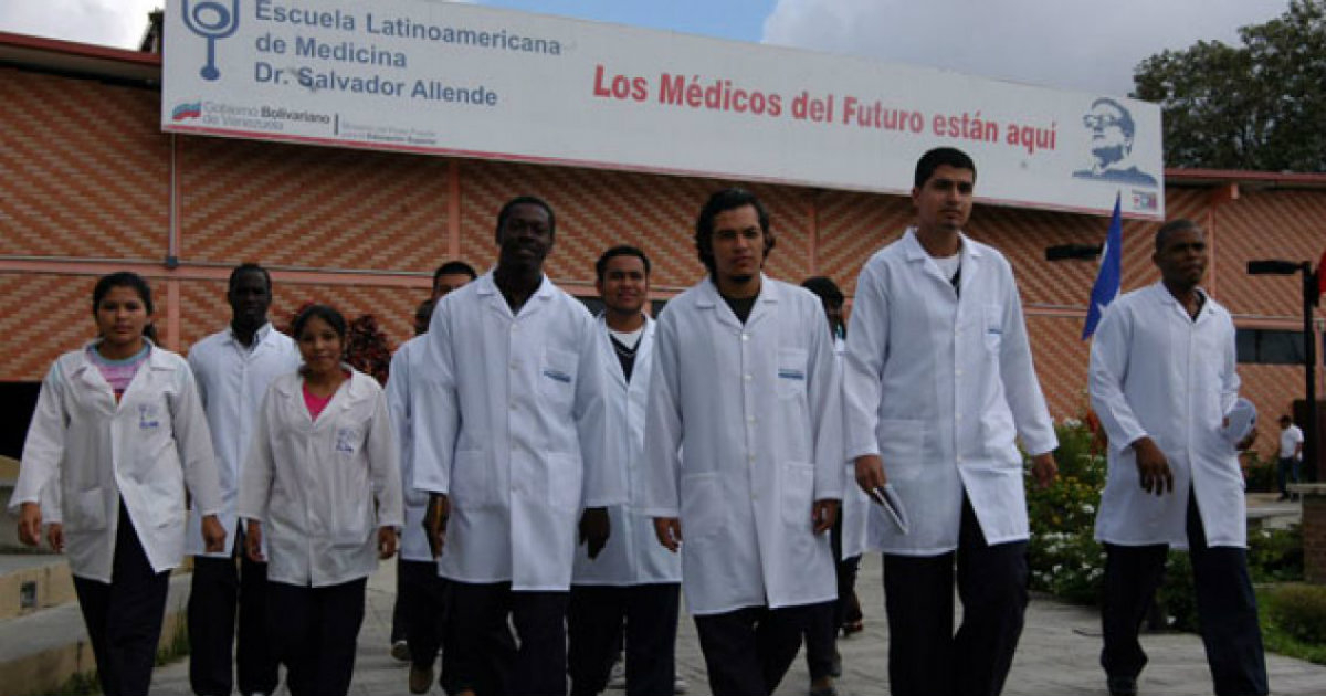 Estudiantes de la Escuela Latinoamericana de Medicina (ELAM) © ACN