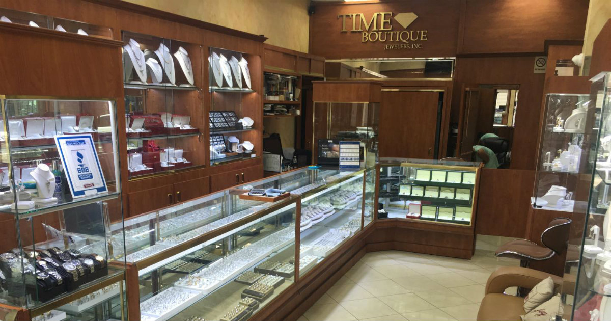 Interior de la joyería robada, Time Boutique Jewelers Inc. © Timeboutiquejewelersfl.com