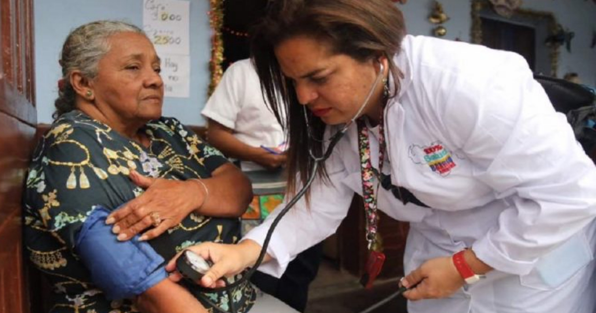 Una doctora cubana en Venezuela. © Twitter / VTV