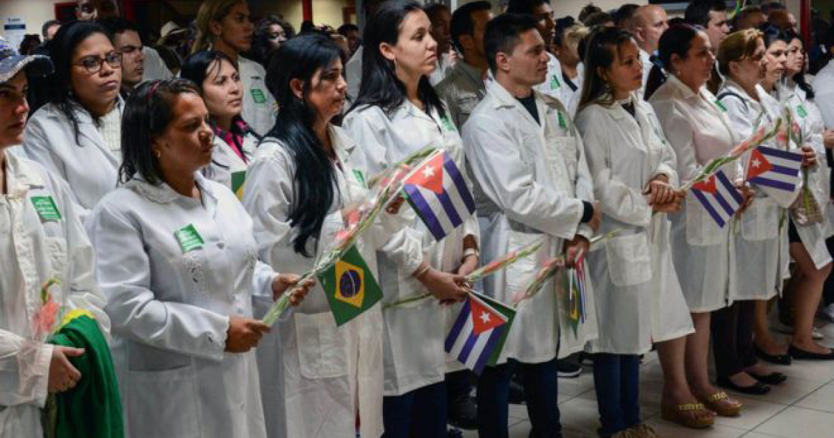 Médicos cubanos en Brasil © Cubadebate