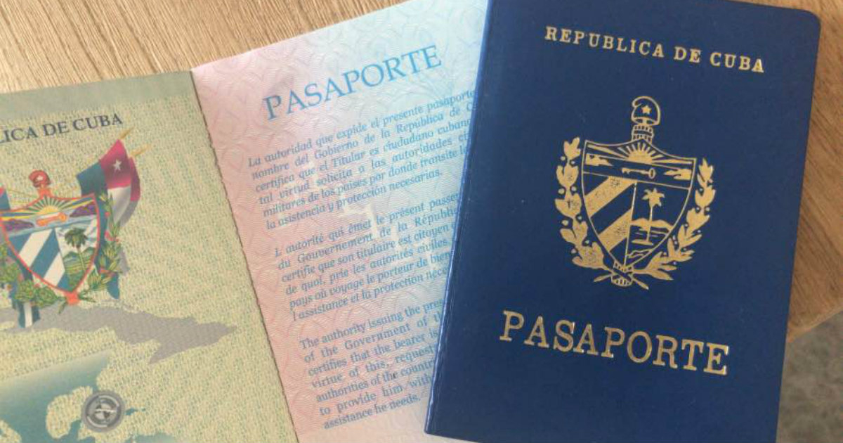 Pasaporte cubano © CiberCuba