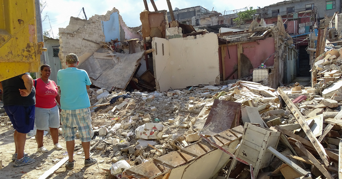 Casas derrumbadas por el tornado © CiberCuba