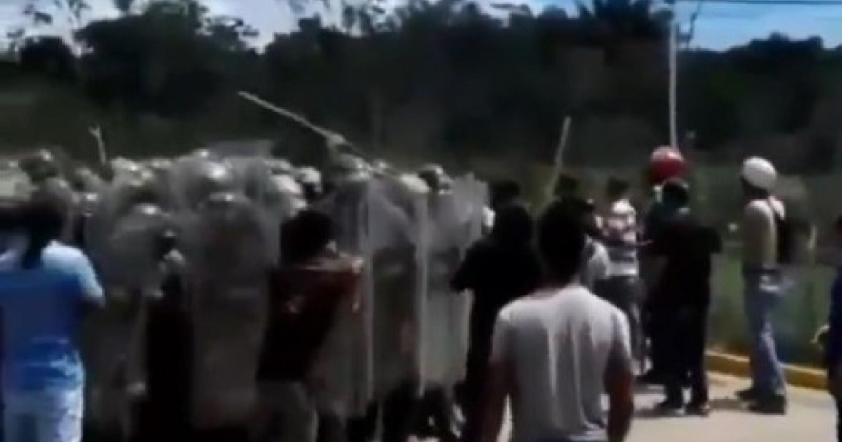 Protestas en Santa Elena de Uairén © Captura de video en Twitter
