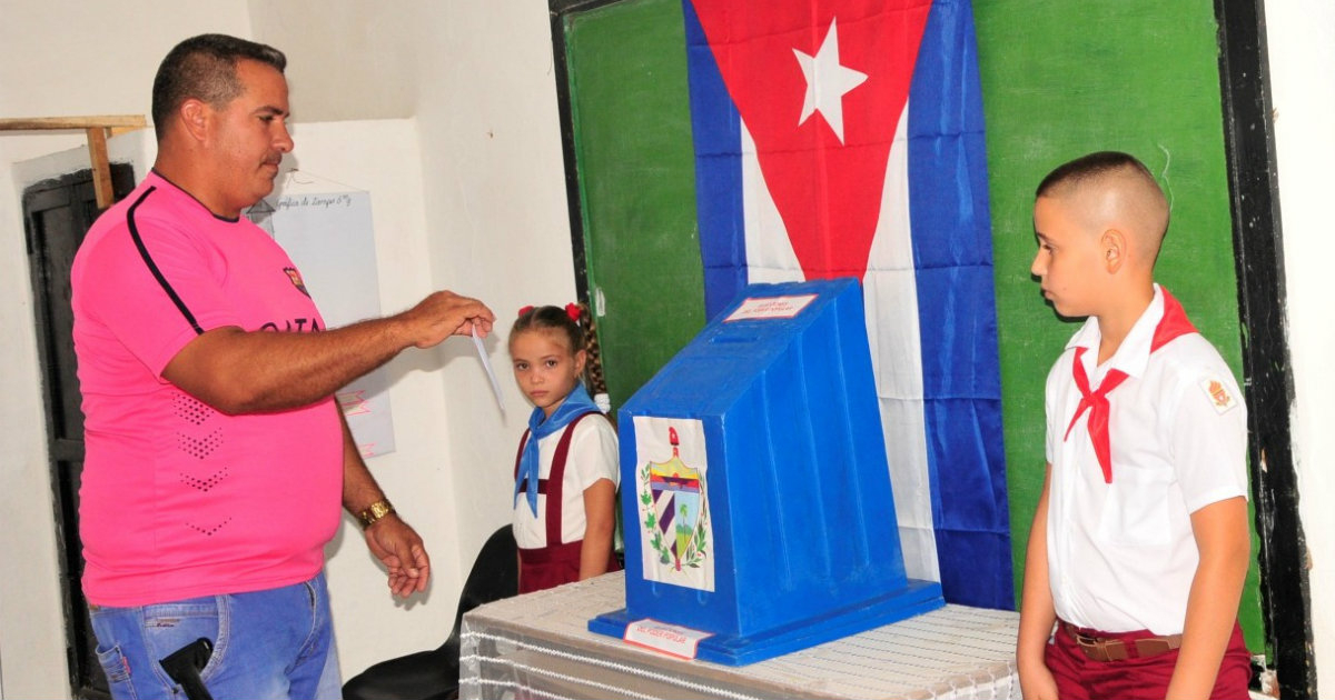 Un colegio electoral en Cuba © Escambray/Luis Vincente Brito