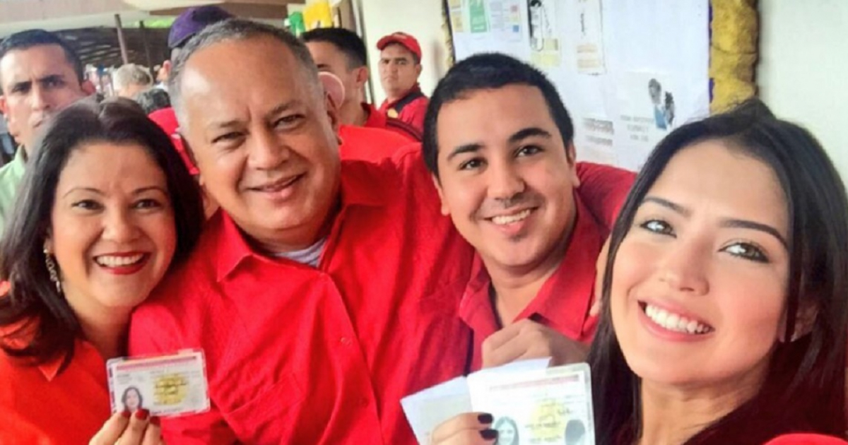 Diosdado Cabello y su familia © Vladimir Kislinger/Twitter