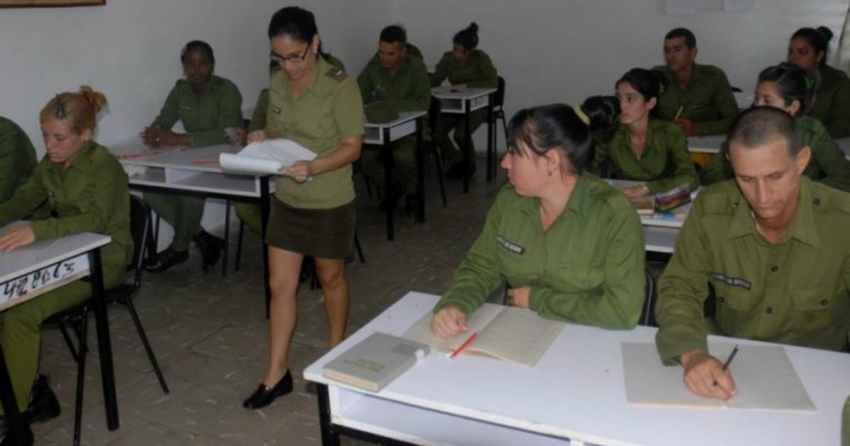 Alumnos del Ministerio del Interior en Cuba. © Escambray