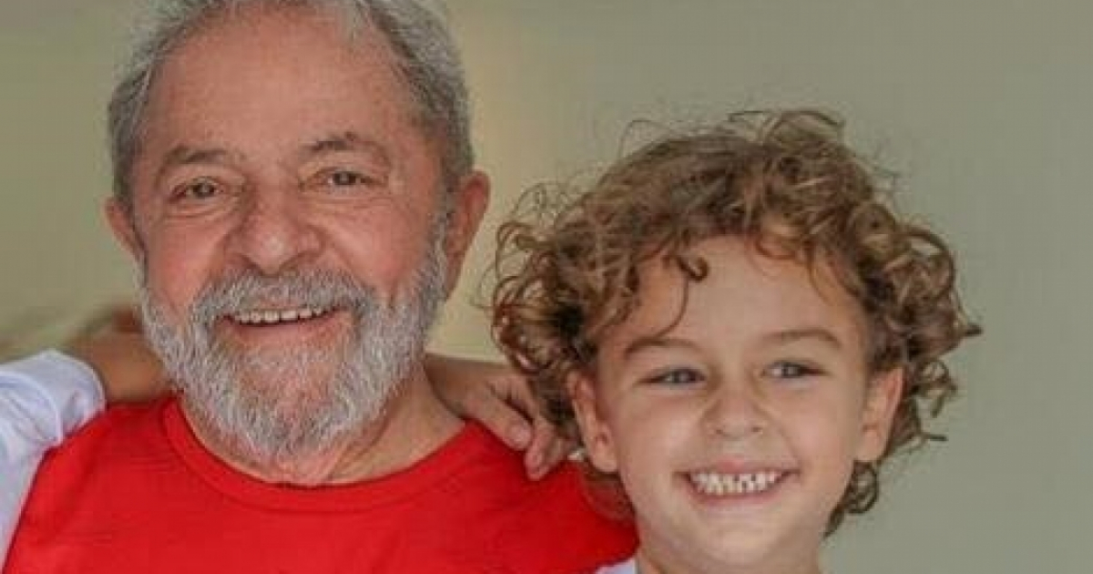Lula da Silva con su nieto © Lula/ Facebook 