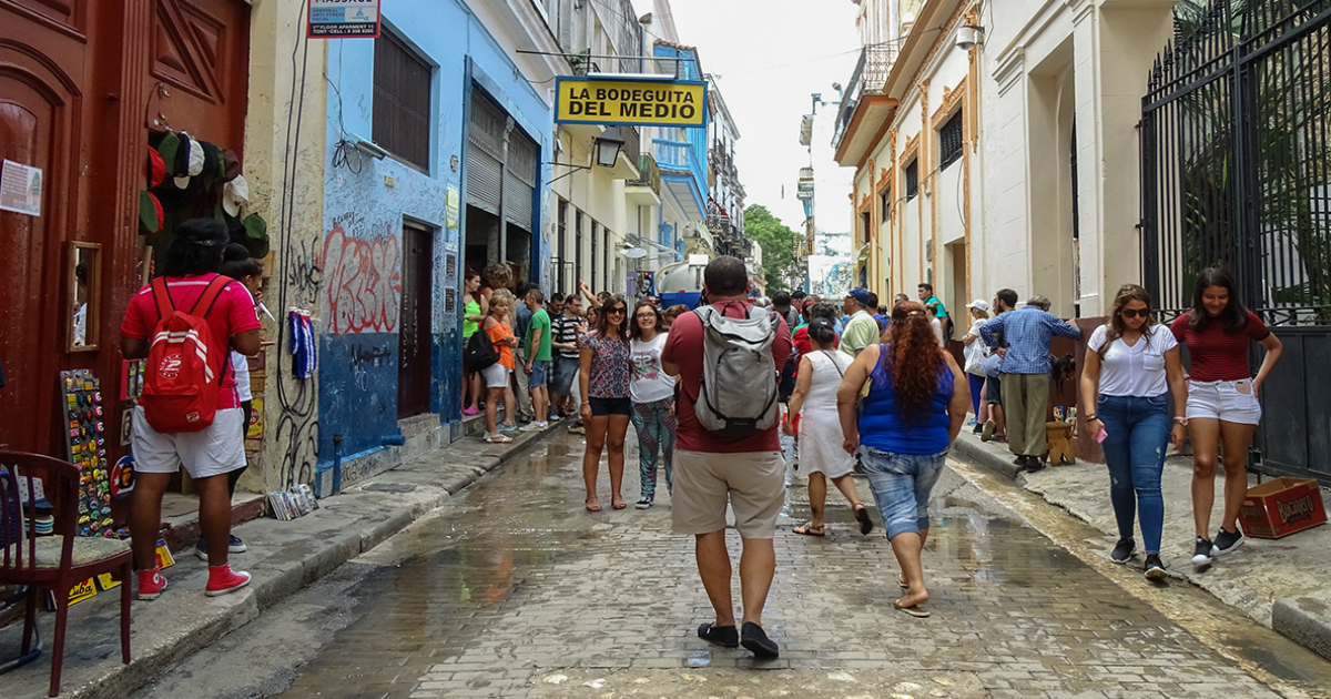 Turistas en La Habana, Cuba (imagen de referencia) © CiberCuba