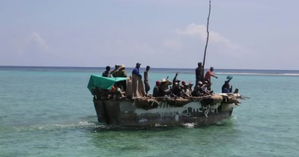 Cubanos llegan a Islas Caimán en 2015 © Captura de video en Youtube