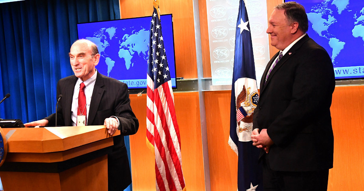 Elliot Abrams (i) y el secretario de Estado, Mike Pompeo (d) © Flickr/Departament of State