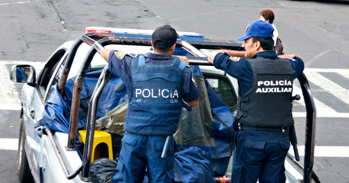 Agentes de policía mexicanos en una imagen de archivo © Public Domain Pictures