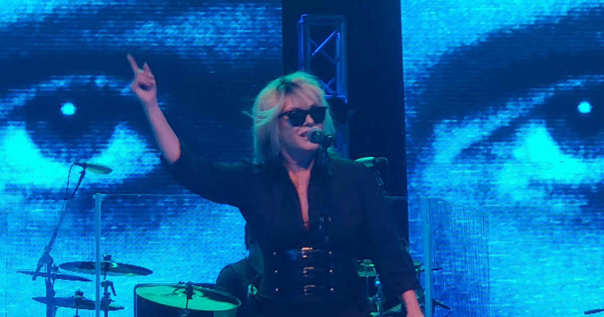 Blondie, durante su actuación en el Mella. © CiberCuba.