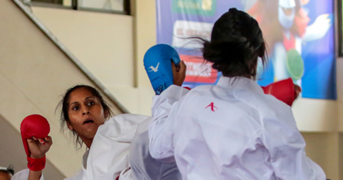 Cirelys Martínez (rojo) es la mejor karateca cubana del momento © Karate/JIT