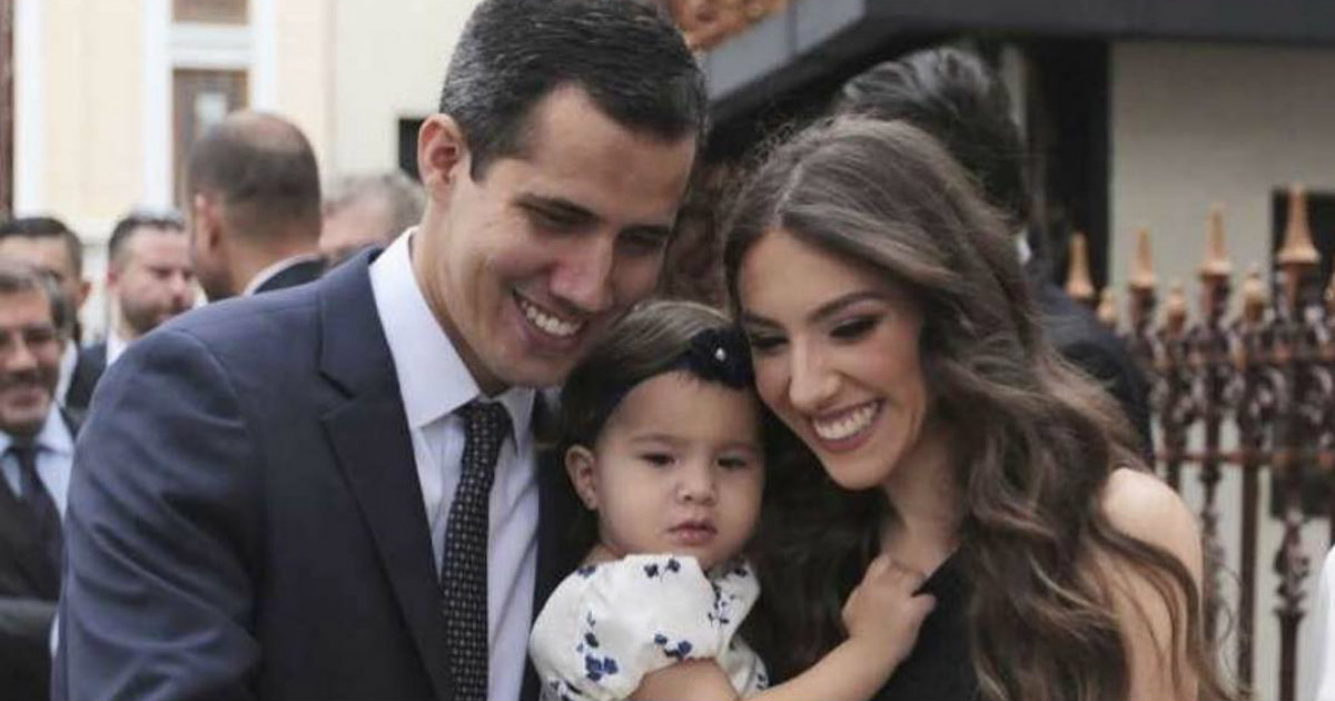Juan Gaidó y su esposa, Fabiana Rosales, junto a la hija que tienen en común. © Fabiana Rosales / Instagram.