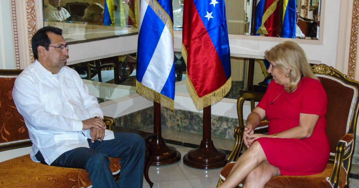Adán Chávez y Vivian Alvarado © Twitter / Embajada de Venezuela en Cuba