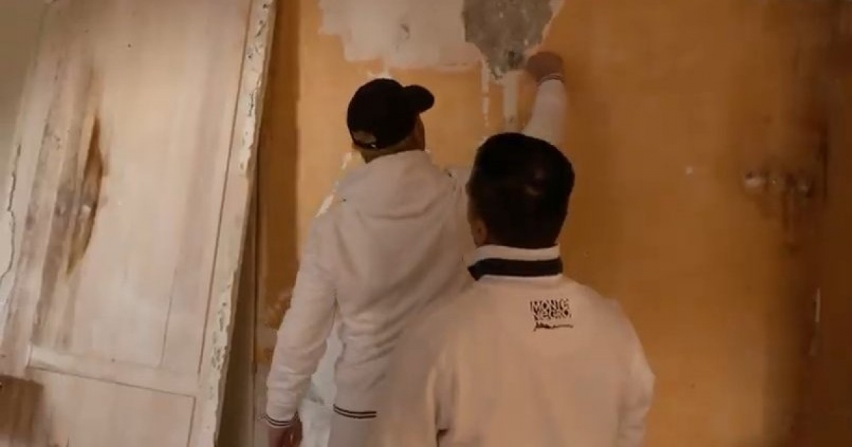 Los cubanos, en su trabajo en el hotel Villa Perast © YouTube Screenshot